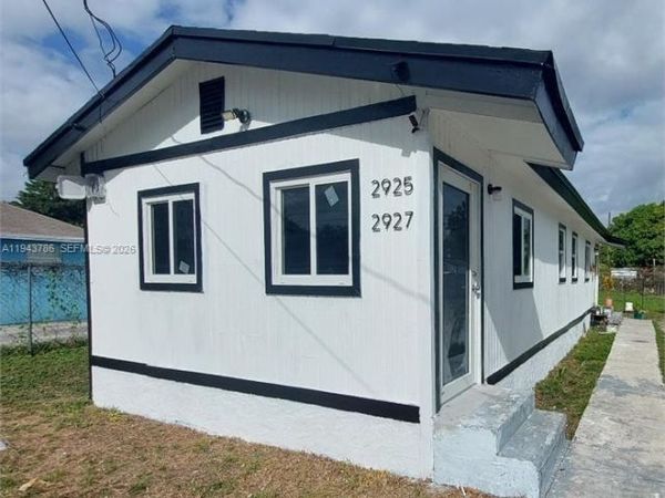 2927 NW 60th St , Miami, FL 33142