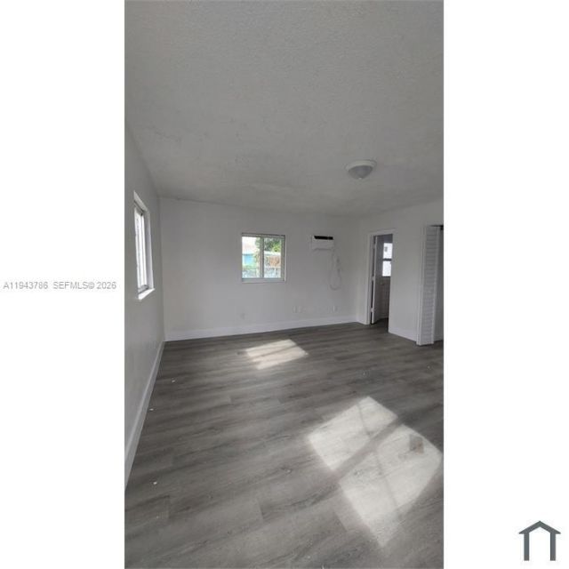 2927 NW 60th St , Miami, FL 33142 Photo