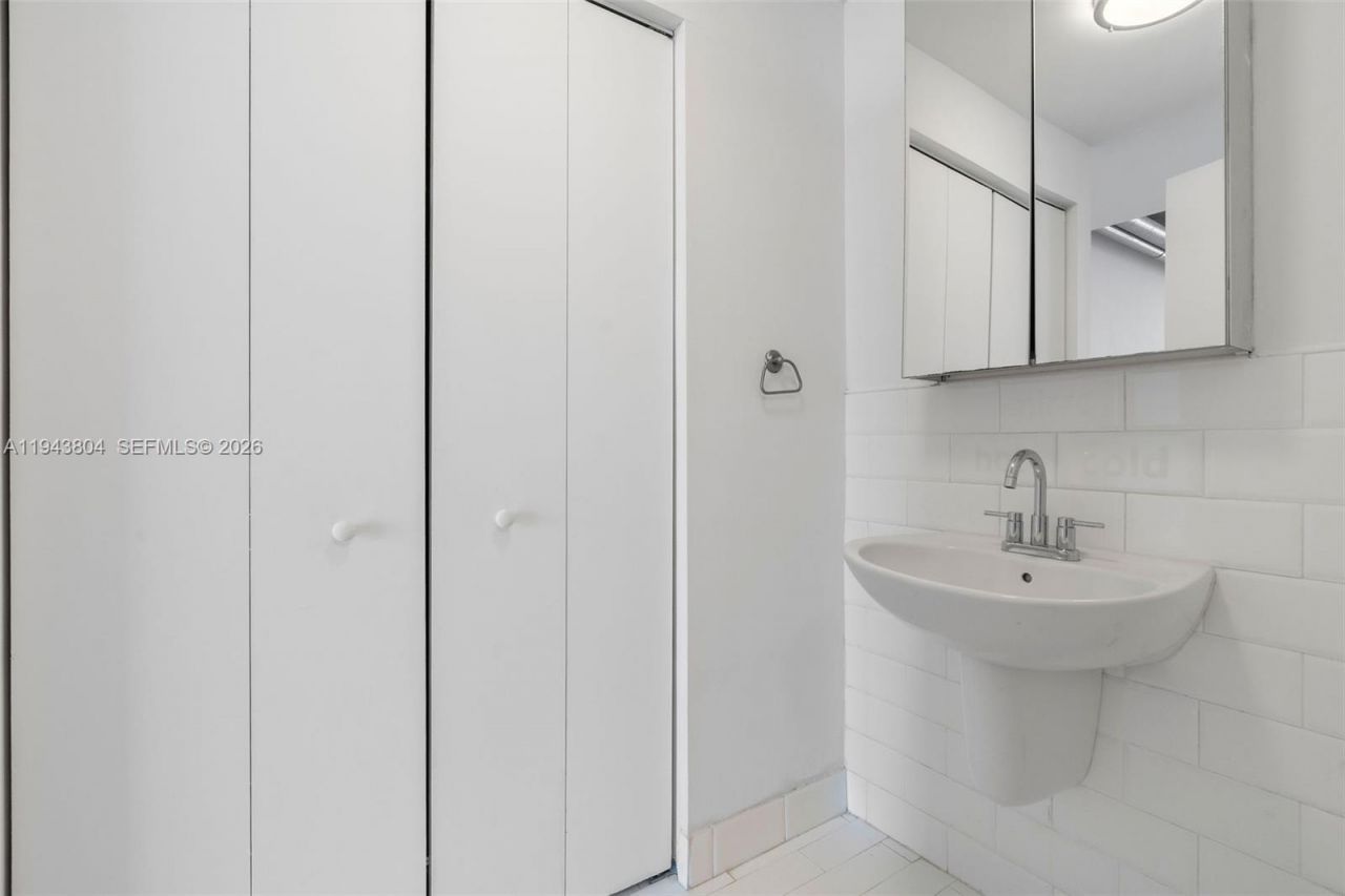 690 SW 1st Ct, Unit 1517, Miami, FL 33130 Photo