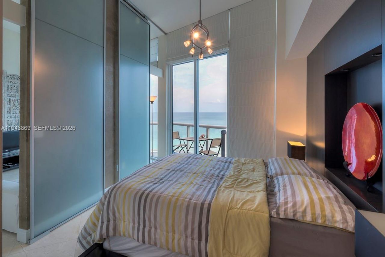 6515 Collins Ave , Unit 1804, Miami Beach, FL 33141 Photo