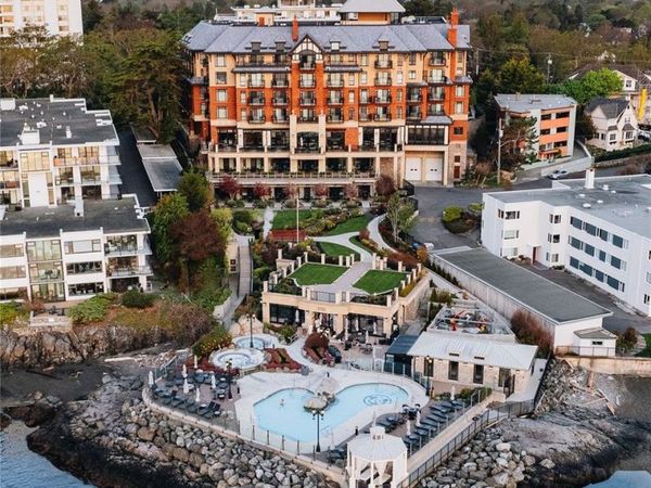 1175 Beach Dr, Unit 505, Oak Bay, BC V8S 2N2