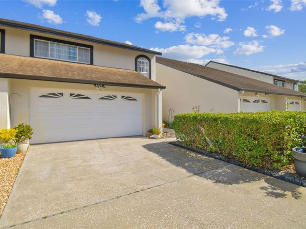 4207 ARBORWOOD LANE, TAMPA, FL 33618