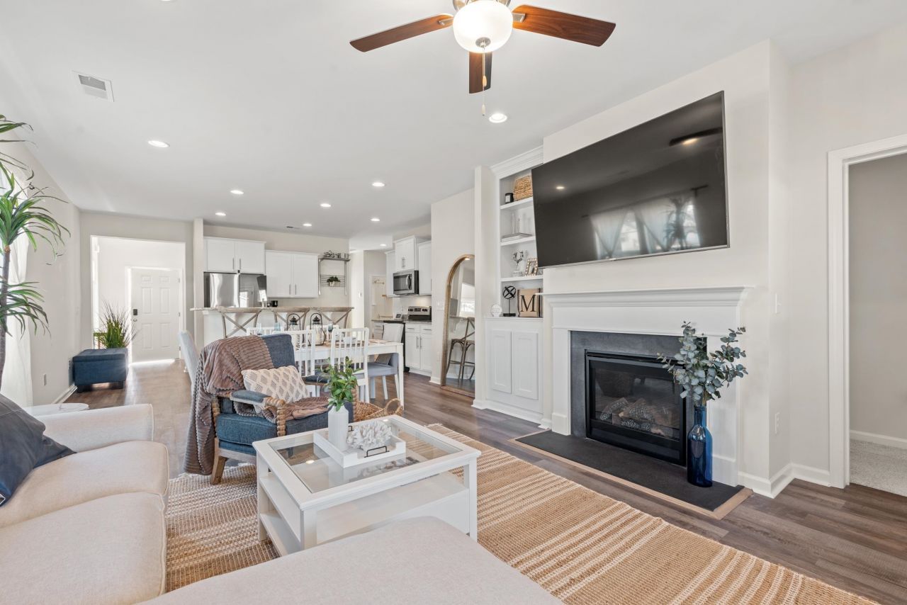 361 Palmetto Sand Loop Photo 9