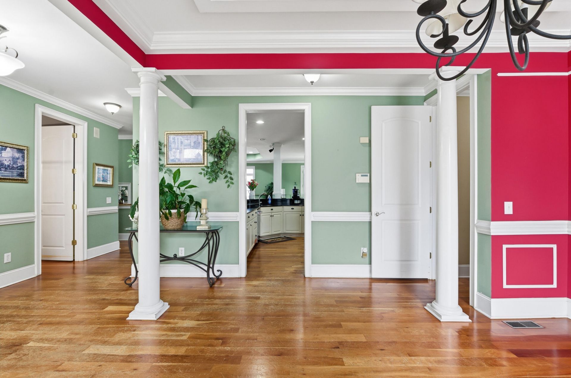 111 Amanda Circle Photo 13