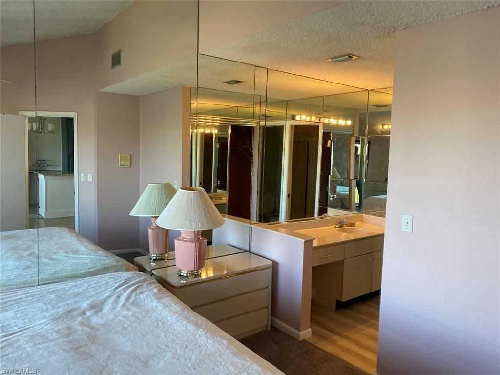 17280 Eagle Trce, Unit 9, Fort Myers, FL 33908 Photo