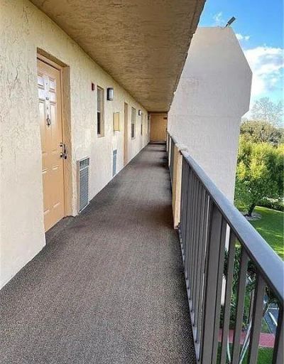 3001 W Rolling Hills Circle, Unit 608, Davie, FL 33328 Photo