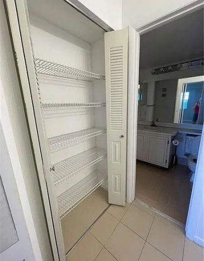 3001 W Rolling Hills Circle, Unit 608, Davie, FL 33328 Photo