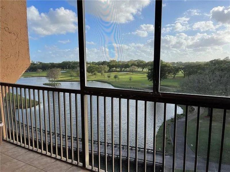 3001 W Rolling Hills Circle, Unit 608, Davie, FL 33328 Photo