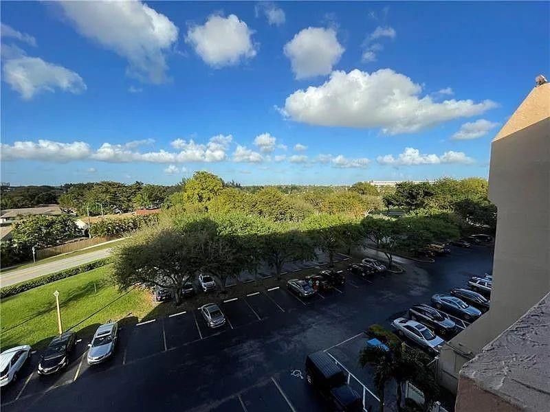 3001 W Rolling Hills Circle, Unit 608, Davie, FL 33328 Photo