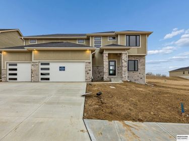 21420 Z Street, Elkhorn, NE 68022