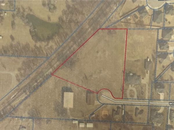 448 W Wilson Drive , Gentry, AR 72734