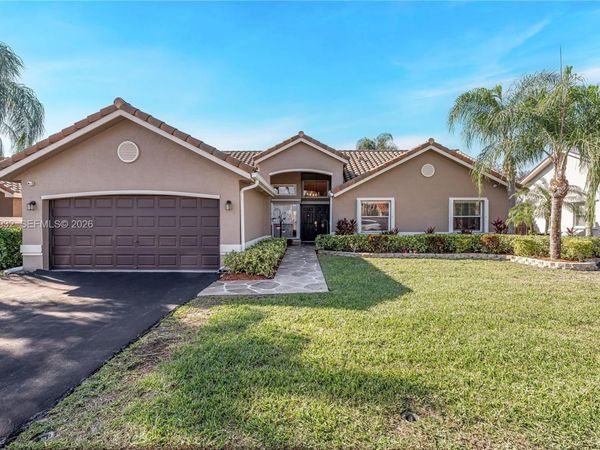 881 SW 126th Way, Davie, FL 33325
