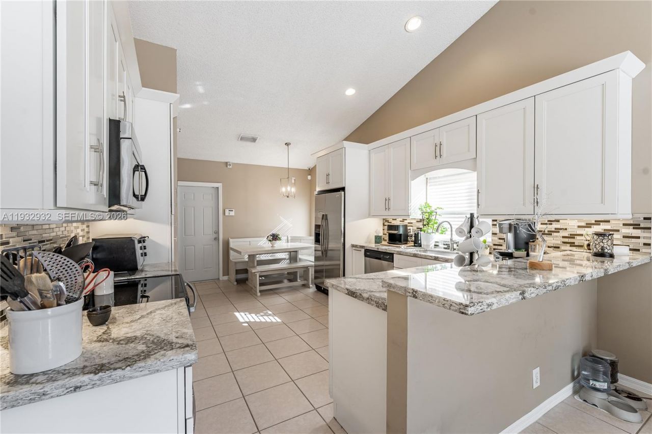 881 SW 126th Way, Davie, FL 33325 Photo