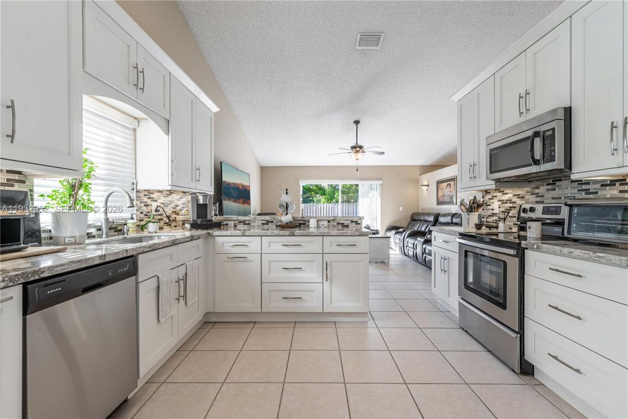 881 SW 126th Way, Davie, FL 33325 Photo