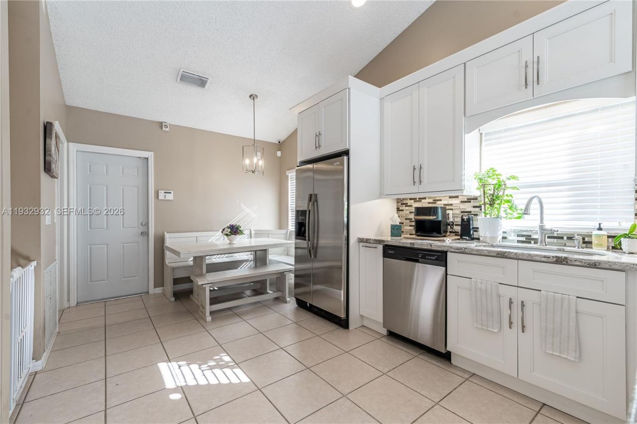 881 SW 126th Way, Davie, FL 33325 Photo