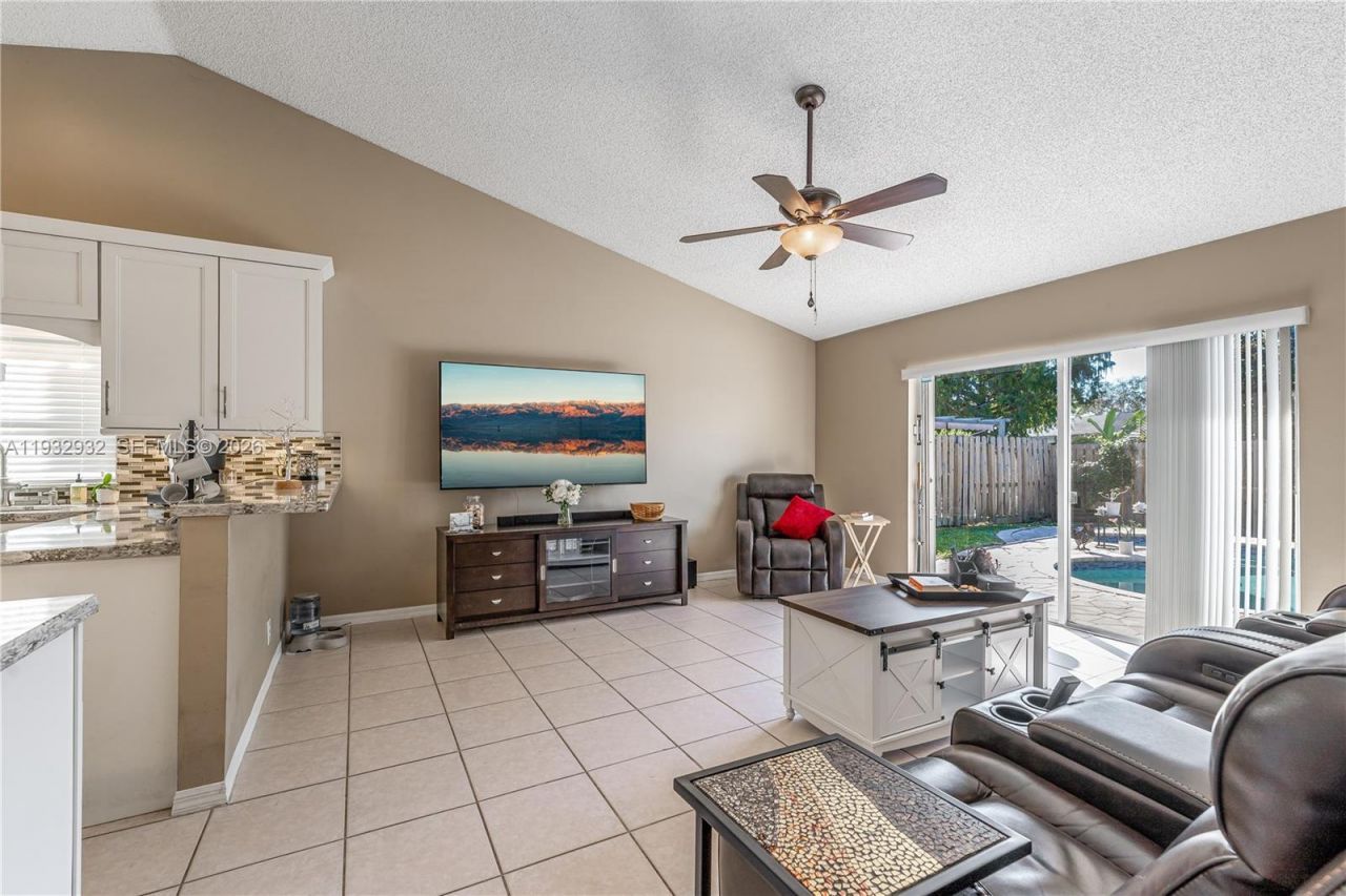 881 SW 126th Way, Davie, FL 33325 Photo