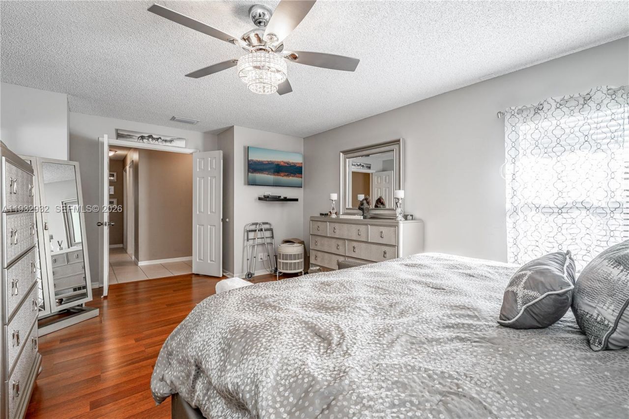 881 SW 126th Way, Davie, FL 33325 Photo