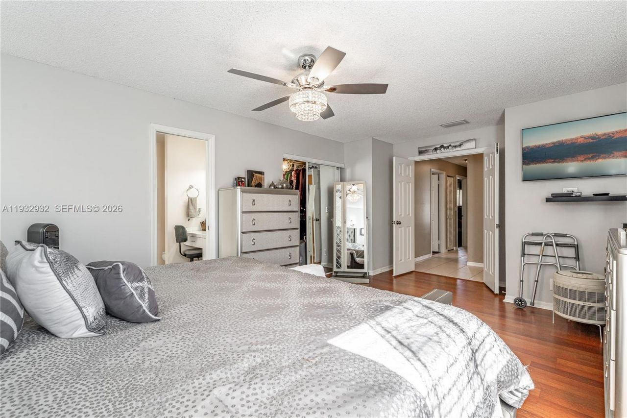 881 SW 126th Way, Davie, FL 33325 Photo