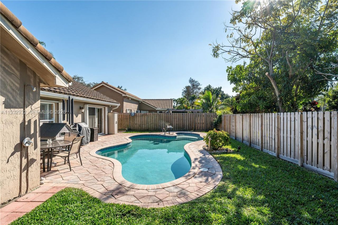 881 SW 126th Way, Davie, FL 33325 Photo