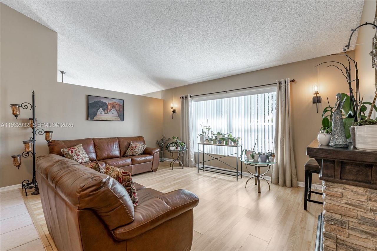 881 SW 126th Way, Davie, FL 33325 Photo