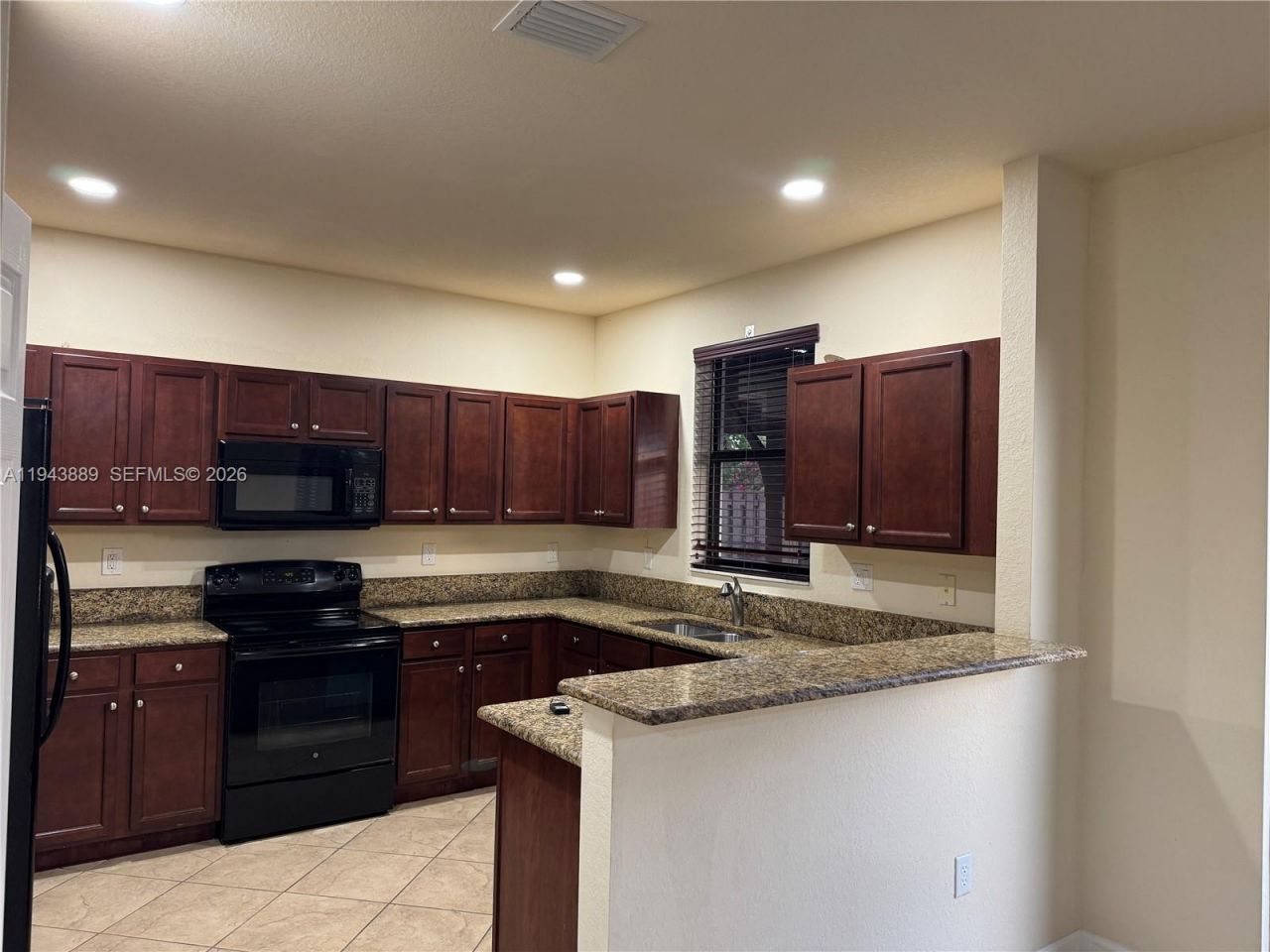 9132 SW 227th Ln, Cutler Bay, FL 33190 Photo