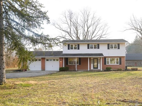222 E Social Row Road, Washington TWP, OH 45458