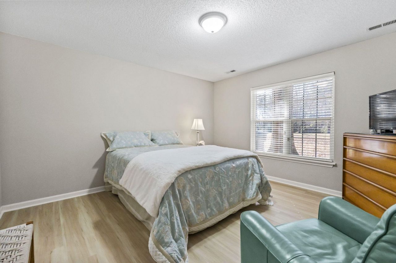 135 Country Manor Dr. Photo 15