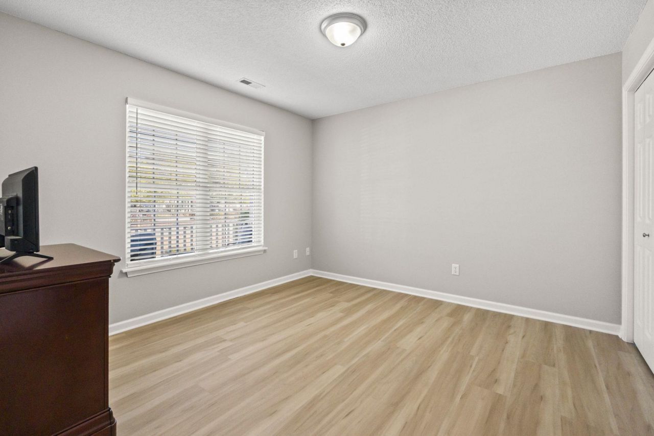 135 Country Manor Dr. Photo 23