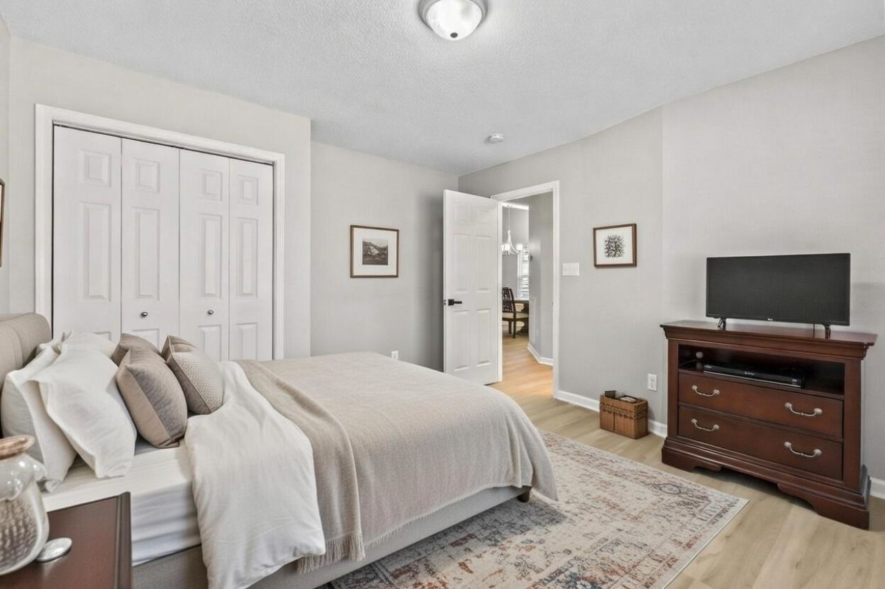 135 Country Manor Dr. Photo 24