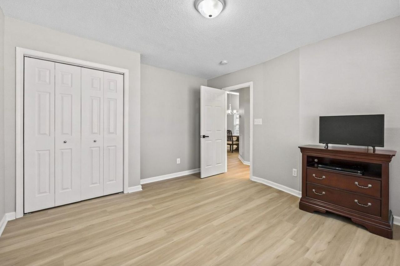 135 Country Manor Dr. Photo 25