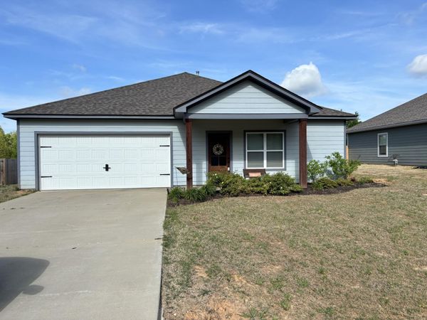 75 Thaxton Hills Dr., Thaxton, MS 38871