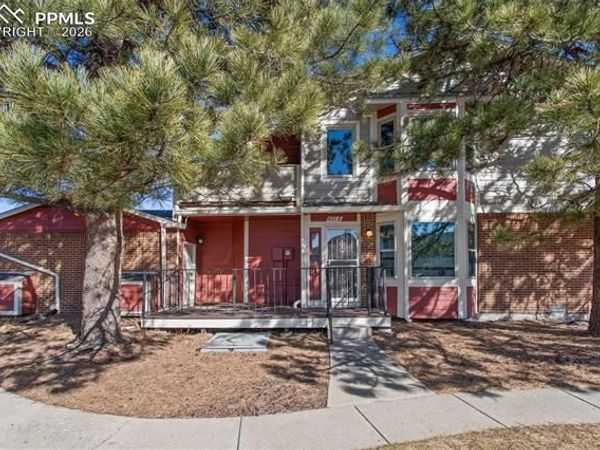 432 W Rockrimmon Boulevard, Unit B, Colorado Springs, CO 80919