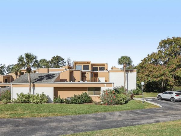 1051 S HIGHLAND STREET, Unit 3B, MOUNT DORA, FL 32757