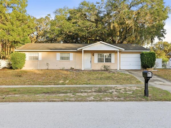2740 E DELLWOOD DRIVE, EUSTIS, FL 32726