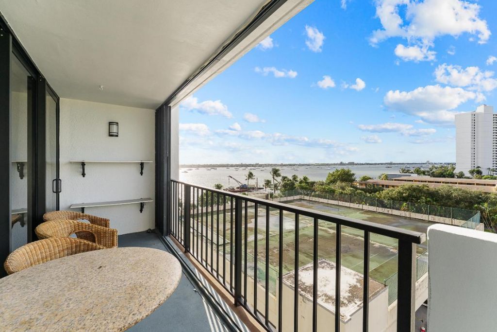 5600 N Flagler Drive, Unit 605, West Palm Beach, FL 33407 Photo