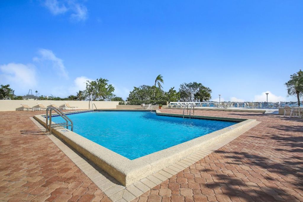 5600 N Flagler Drive, Unit 605, West Palm Beach, FL 33407 Photo