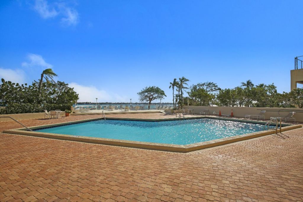 5600 N Flagler Drive, Unit 605, West Palm Beach, FL 33407 Photo