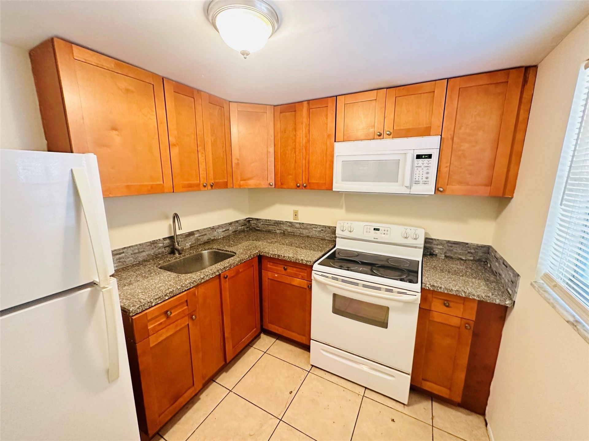 15600 NW 7th Avenue, Unit 512, Miami, FL 33169 Photo