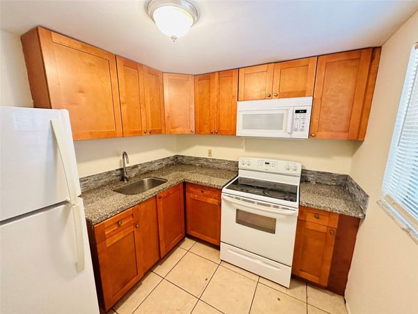 15600 NW 7th Avenue, Unit 512, Miami, FL 33169