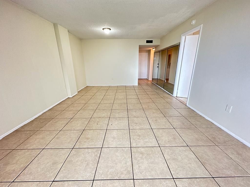 15600 NW 7th Avenue, Unit 512, Miami, FL 33169 Photo