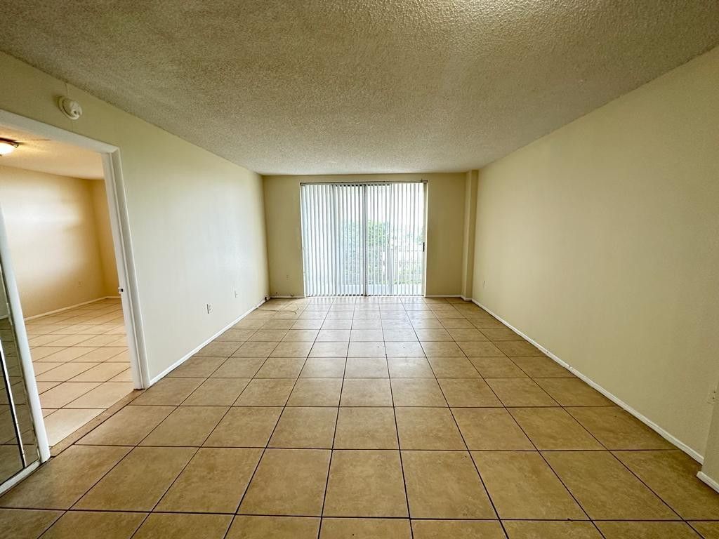 15600 NW 7th Avenue, Unit 512, Miami, FL 33169 Photo