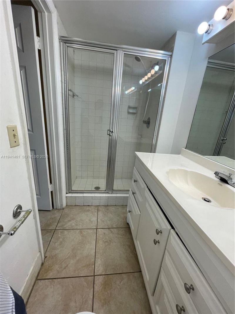 426 NE 210th Cir Ter , Unit 103-2, Miami, FL 33179 Photo