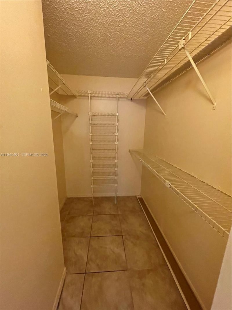426 NE 210th Cir Ter , Unit 103-2, Miami, FL 33179 Photo