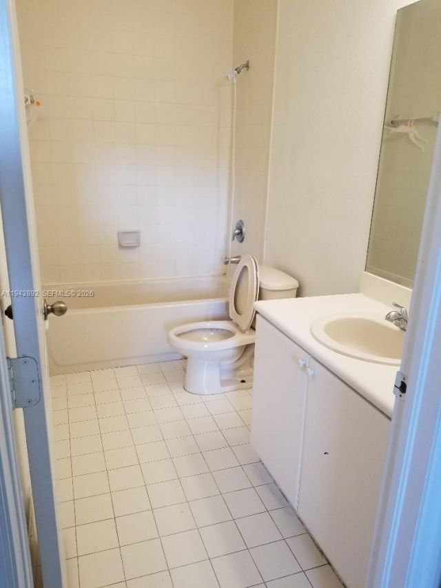 1663 SE 27th Dr, Unit 202, Homestead, FL 33035 Photo