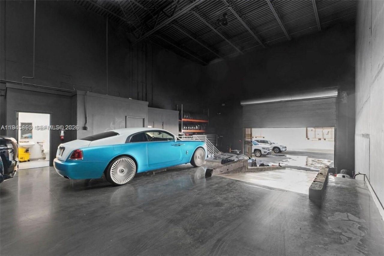 7620 NW 25th St, Unit 2, Miami, FL 33122 Photo