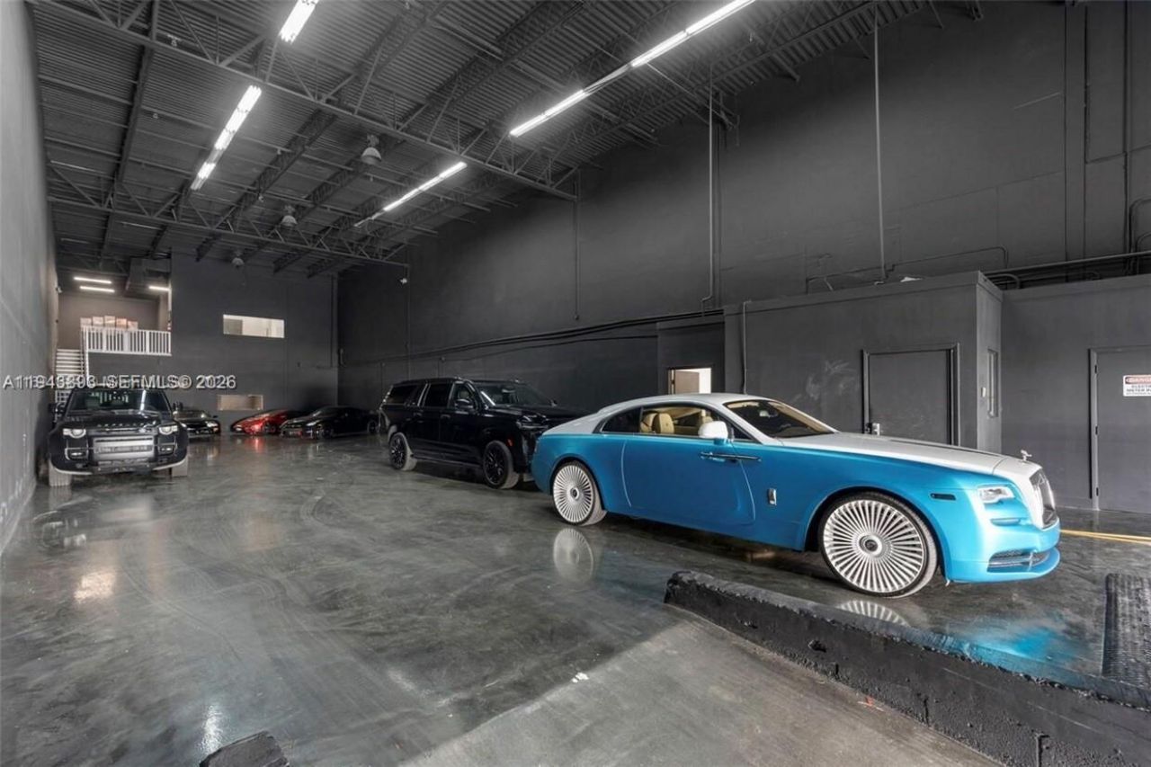 7620 NW 25th St, Unit 2, Miami, FL 33122 Photo