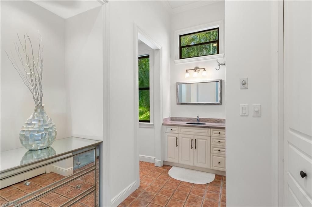 2755 Lantern Ln, Naples, FL 34102 Photo