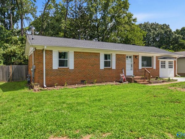 2208 Cecille Drive SW, Huntsville, AL 35803