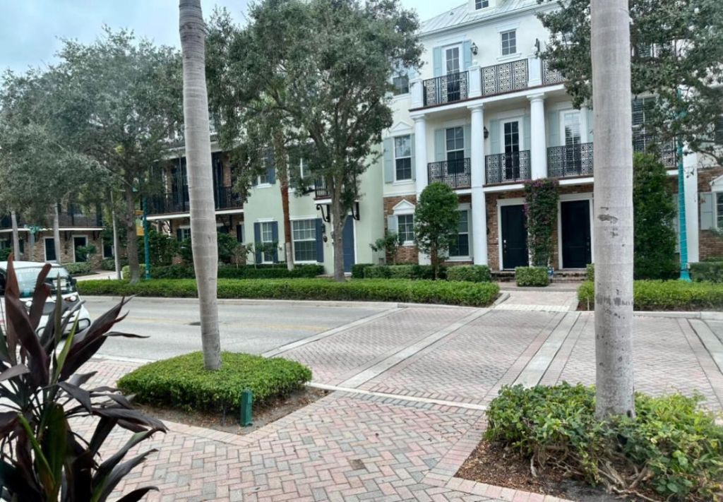 325 NE 2nd Avenue, Unit 102, Delray Beach, FL 33444 Photo