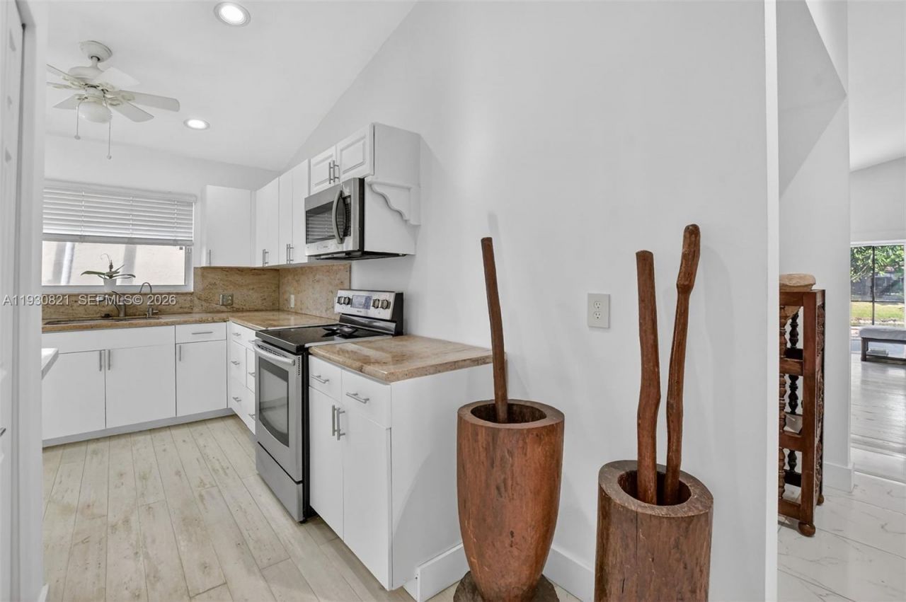 8091 Nadmar Ave, Boca Raton, FL 33434 Photo